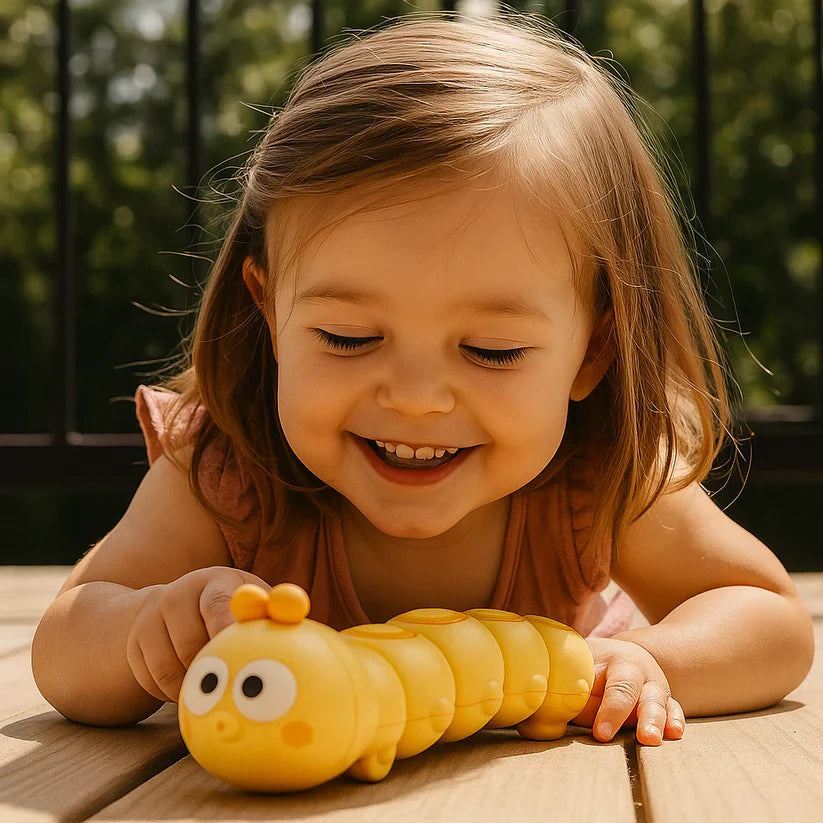 Brinquedo de lagarta de corda para crianças – ajuda na posição de barriga para baixo e nos primeiros movimentos de gatinhar